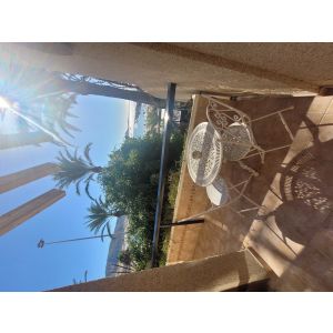 Sunny beach-front  house 